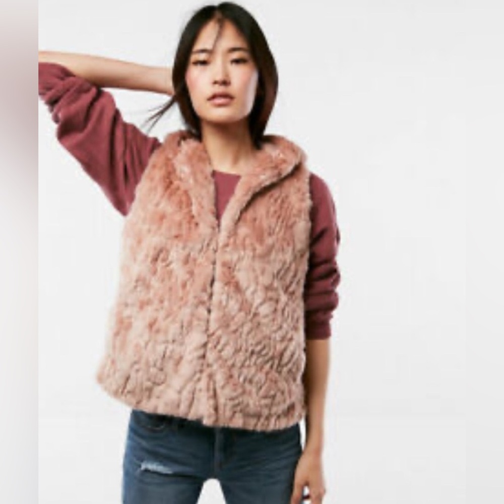 Express velvet Blush vest
